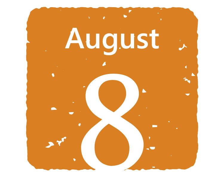 8月