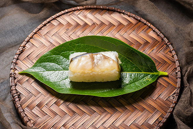 柿の葉ずしサバ